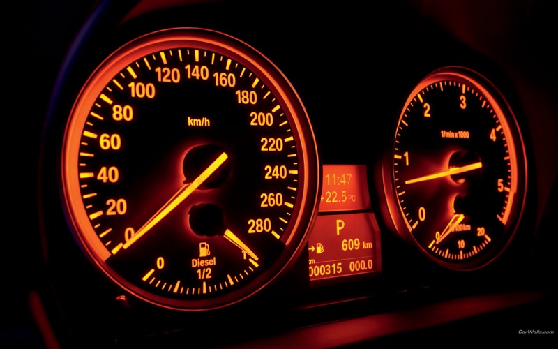 Wat betekenen de waarschuwlampjes op je dashboard nou precies?